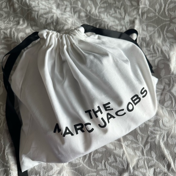 The Marc Jacobs Snapshot CrossBag. White & Gold Color . - Picture 4 of 10